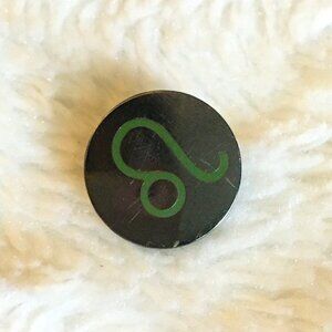 Official Homestuck Leo Astrology Lapel Pin - Nepeta Leijon Symbol Accessory